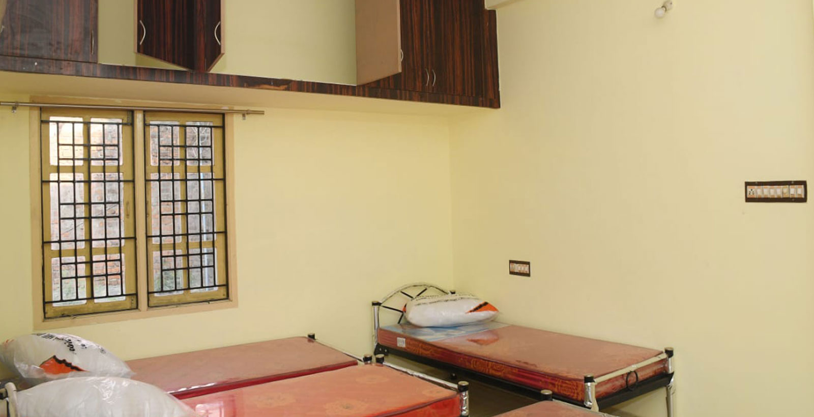 Gents Hostel in Thiruvanmiyur